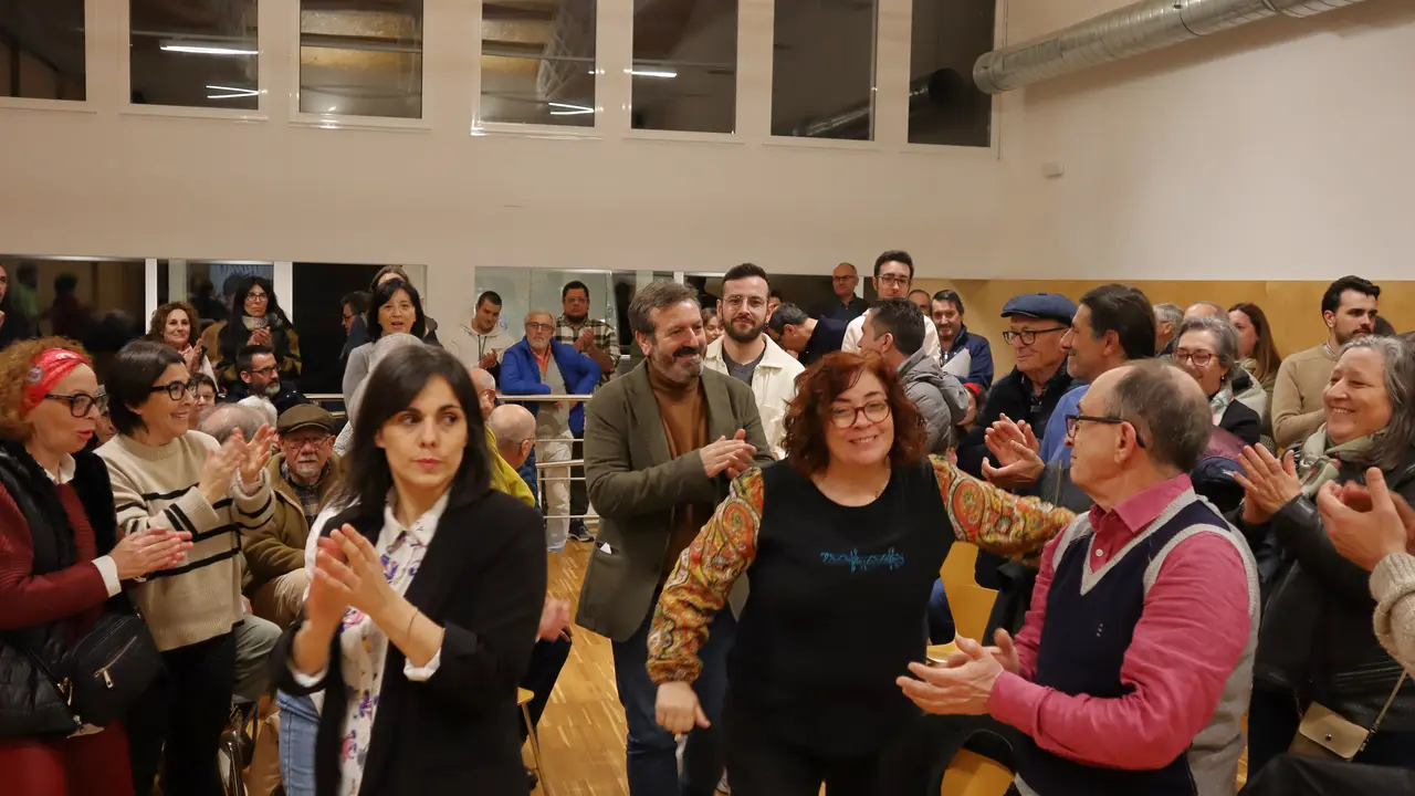 <p><strong>Lu&iacute;s Bar&aacute;</strong>: &ldquo;Hai que unir o voto no BNG porque &eacute; a &uacute;nica alternativa real de goberno ao Partido Popular&rdquo;</p>

<p>O cabeza de lista destaca en Baiona que un goberno do BNG &aacute; fronte da Xunta garantir&aacute; o saneamento e a rexeneraci&oacute;n da Foz do Mi&ntilde;or</p>

<p>Mellora da sanidade, aposta polo comercio local e m&aacute;is vivenda para a mocidade, compromisos estrat&eacute;xicos da formaci&oacute;n nacionalista tras o 18F</p>
