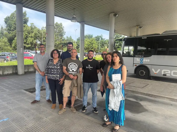 BNG e traballadorxs Lugove estaci&oacute;n autobuses Gondomar